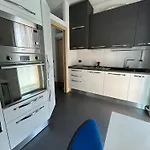 M&m Center - Modern Flat With Free Wifi - Rent Bike Daire